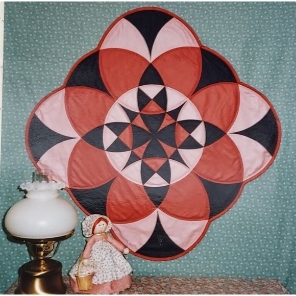 Quilt Pattern  "Radiance " by Judy Curtis for Simple Treasures©1985 Wall Hanging - Picture 1 of 3